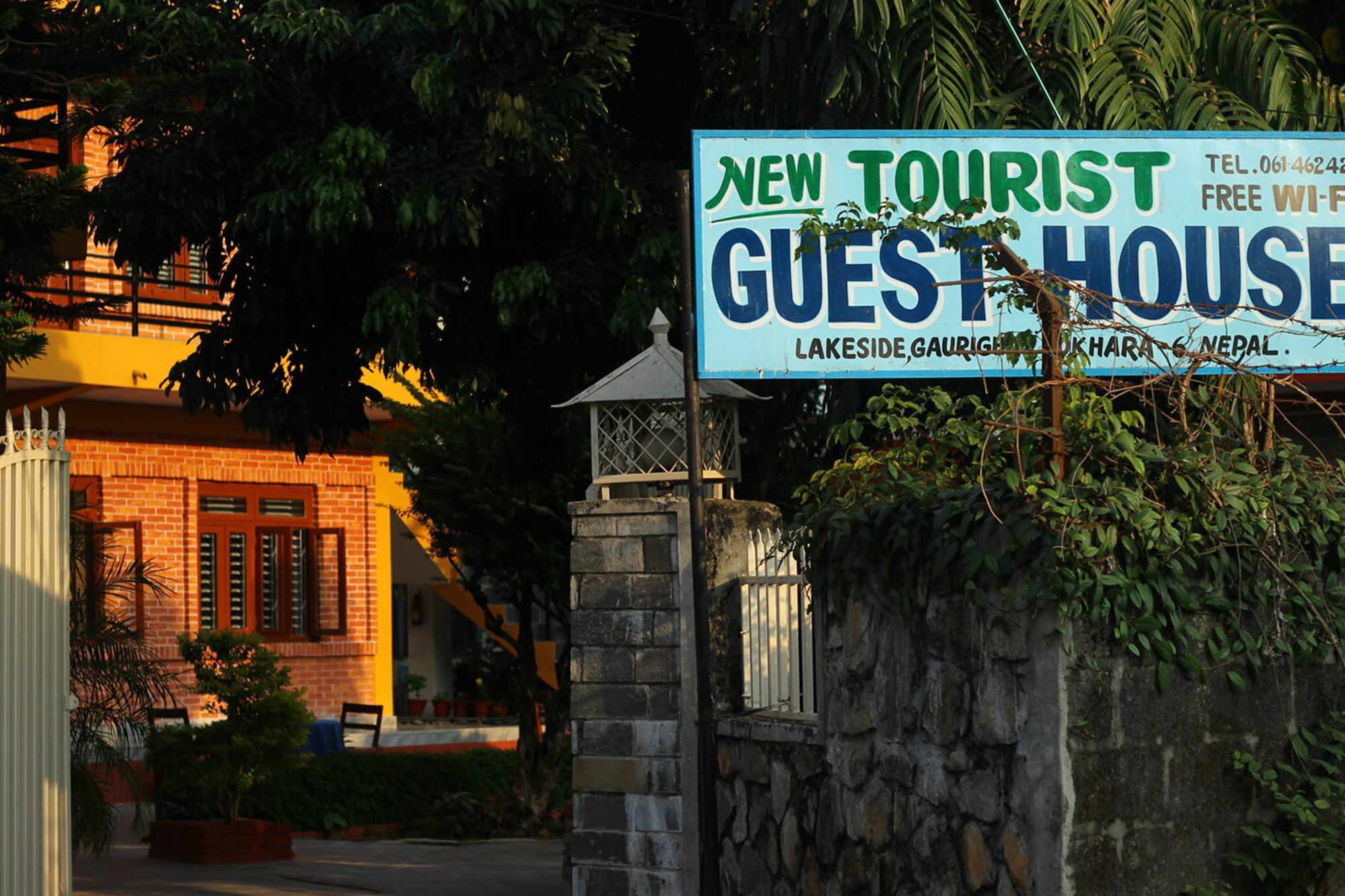 New Tourist Guest House Pokhara Bagian luar foto