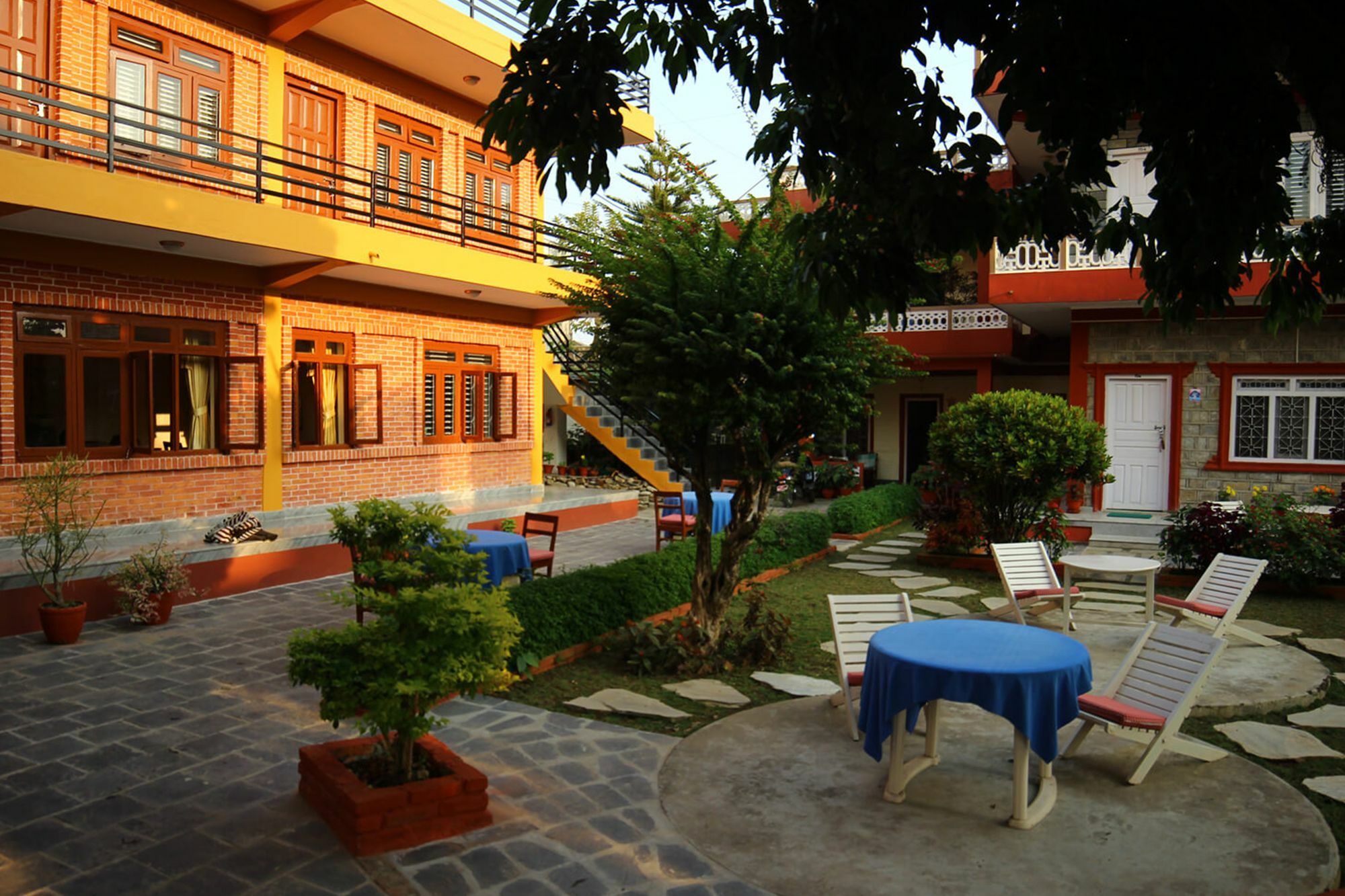 New Tourist Guest House Pokhara Bagian luar foto