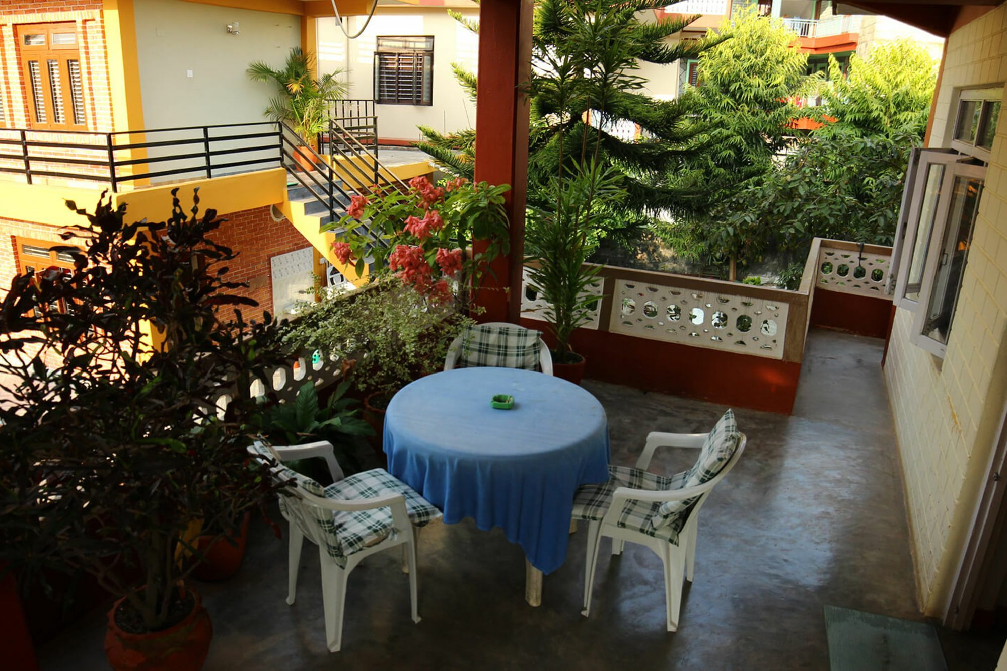 New Tourist Guest House Pokhara Bagian luar foto