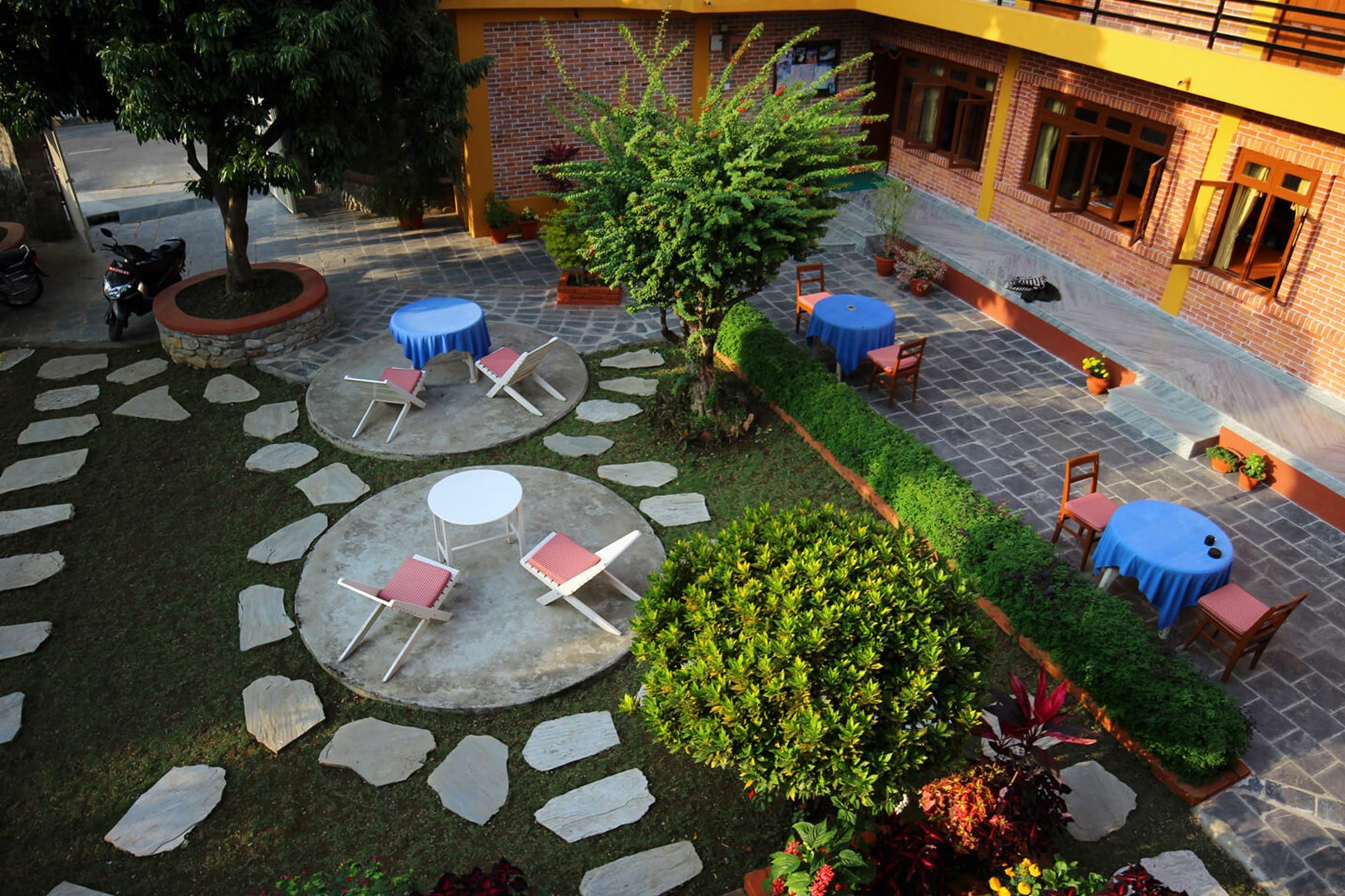 New Tourist Guest House Pokhara Bagian luar foto