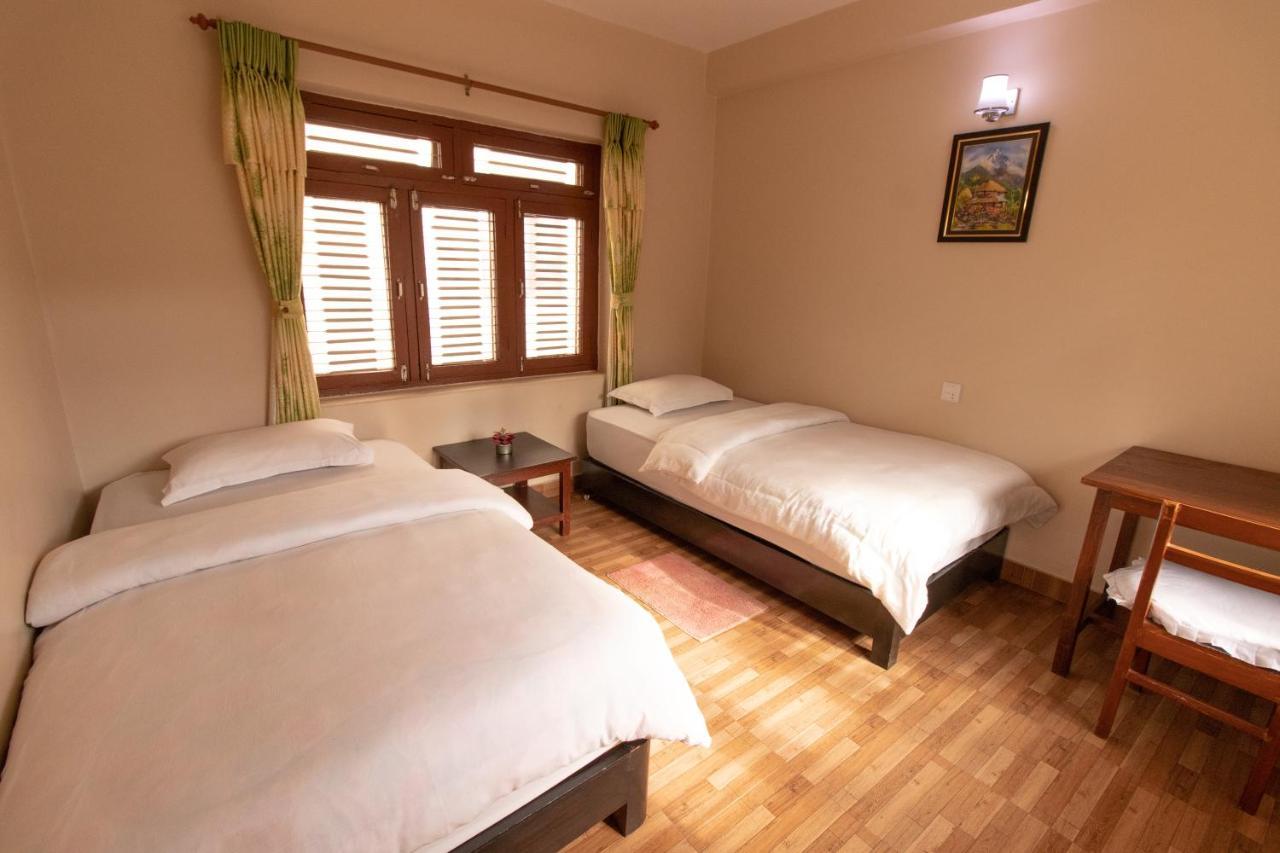 New Tourist Guest House Pokhara Bagian luar foto